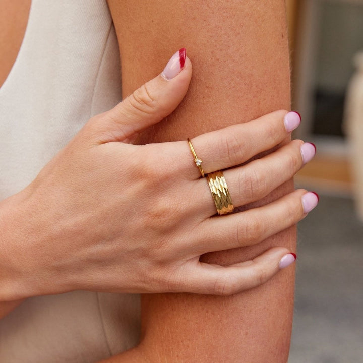 GOLD RING WITH SMOOTH SURFACE